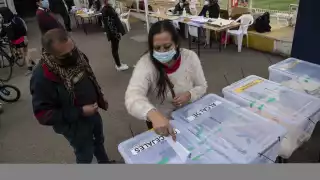 La elección se realizó el sábado y el domingo para evitar contagios por el COVID-19 lo que según expertos pudo influir en esta menor afluencia de votantes