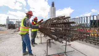 Herreros y carpinteros también fueron contratados.