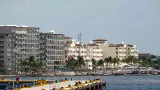Cozumel es una de las islas de Quintana Roo que se ha visto sobrecargadas con la actividad turística, donde buscan construir un cuerto muelle de cruceros