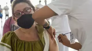 En 2020, solo 25 personas con reacciones alérgicas a algún tipo de vacuna, por la vacuna de COVID-19 aumentó a 218 personas