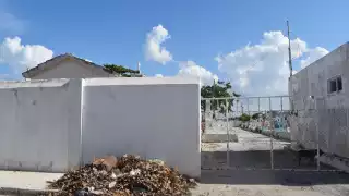 Los pobladores expusieron que los jóvenes suelen entrar al recinto y causar desastres