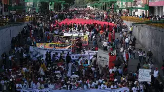 Diversos contingentes de estudiantes y organizaciones civiles comenzarán a concentrarse a las 11:00 horas en la Plaza de las Tres Culturas para marchar hacia el Zócalo