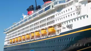 Yucatán recibió por primera vez el crucero de lujo Disney Wonder, de la naviera Disney Cruise Line, con un total de 1,380 pasajeros y 962 tripulantes a bordo