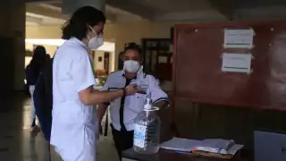 Al menos las preparatorias volverían a la normalidad al segundo corte de calificaciones del período semestral, previsto para marzo.