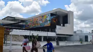 La plaza iba a abrir antes de verano de 2021, sin embargo, la pandemia atrasó los planes