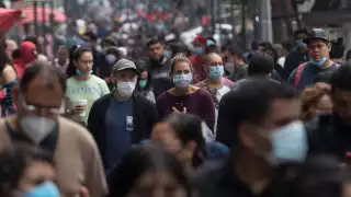 Capitalinos abarrotan lugares públicos