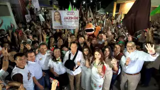 Joaquín Díaz Mena continúa visitando los municipios de Yucatán