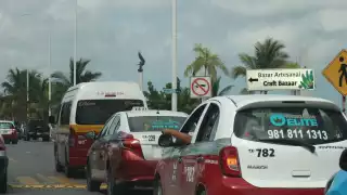 El documento fue otorgado tanto a los legisladores como al director del Instituto Estatal de Transporte, Raúl Cárdenas, así como al subsecretario de Gobierno, Carlos Buenfil Amaya