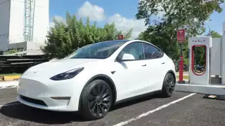 La capacidad de atención de Tesla es para cuatro vehículos que lograrán obtener el servicio al mismo tiempo