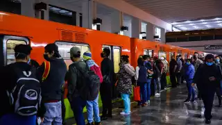 Las investigaciones siguen luego del accidente entre las estaciones La Raza y Potrero de la Línea 3 del metro. Foto: Especial