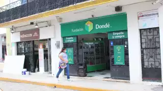 La mujer asegura que debe desprenderse de sus propiedades para obtener recursos