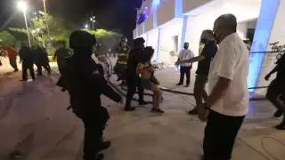 Elementos de la Policía Municipal en Cancún cometieron uso excesivo de la fuerza pública contra manifestantes del 9N