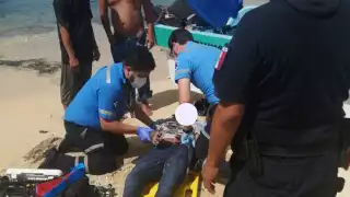 El indigente fue valorado por paramédicos privados y trasladado al Hospital General de Cozumel para su atención