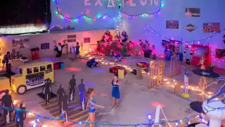 La fanática del programa incluso costuró ropa para su niño Dios de acuerdo a los dos grupos "Azul" y "Rojo"