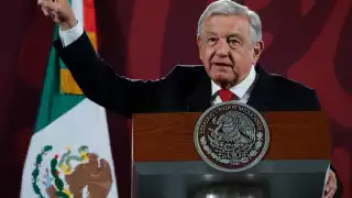 AMLO explicó que con la administración castrense, se evitaría que futuros gobiernos privaticen a la empresa