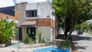 El local de Moevsa está abandonado; nadie contesta el teléfono