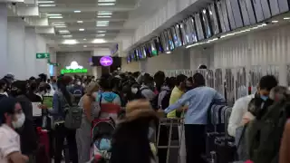 El aeropuerto lució repleto; la mayoría de turistas son nacionales