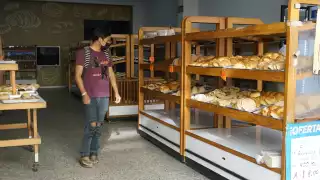 Entre diciembre del año pasado y marzo del 2021, se registraron varios aumentos; al momento, un bulto de 44 kilos de harina cuesta entre 370 y 380 pesos