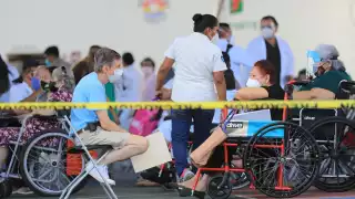 Los abuelitos deberán esperar nuevamente para ser inoculados