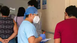 Los contagios están cerca de los 800