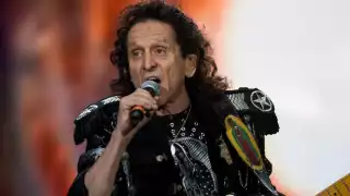 La noticia fue revelada por el mismo Alex Lora en la cuenta oficial de El TRI