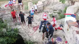El operativo de búsqueda y rescate se realiza en el “Cenote Azul” ubicado en región 225 de Cancún