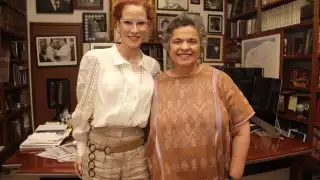 Beatriz Paredes, aspirante del Frente Amplio por México, visitó las instalaciones de POR ESTO!