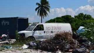 Prolimpia y ciudadanos 'inauguran' basurero clandestino en Progreso