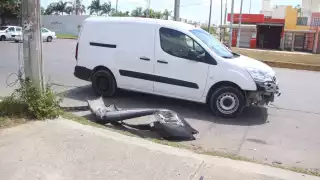 Camioneta choca contra motociclista en Cancún, Quintana Roo