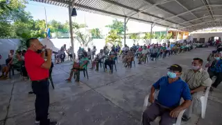 El presidente del comisariado fue encarado por varios inconformes, pero no pasó a mayores