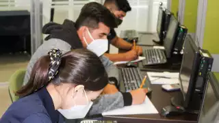 Las pruebas consistieron en exámenes en conjunto a través de streaming en los que se combinaron las materias de matemáticas, física y química.