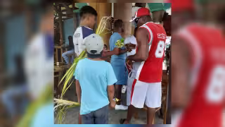 Los menores de edad son vistos en diversas partes turísticas de Cozumel, en búsqueda de turistas para intentar venderle sus manualidades