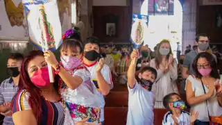 El Padre explicó que los padrinos son acompañantes espirituales y no económicos