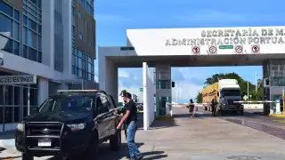 Luego de ponerlos a salvo, a las 11:00 horas, una camioneta de Migración se llevó a los viajeros rumbo a la ciudad de Mérida para iniciar su deportación