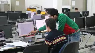 Para los estudiantes es importante tener un contacto directo con el profesor porque se despejan las dudas en el momento