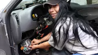 El taller fue creado junto a su esposo William Novelo y se encuentra ubicado en la colonia García Ginerés. Gracias a este trabajo puede estudiar la carrera de Derecho