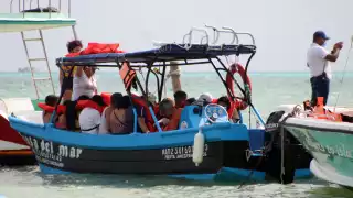Embarcaciones turísticas y de pesca deberán quedar atracadas en los muelles debido al mal clima que se registra en Isla Mujeres