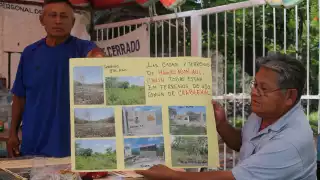 Los manifestantes comentan que no se moverán del lugar hasta recibir los 270 millones de pesos por las 53 hectáreas, los cuales quieren en una sola exhibición