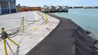 Personal del Sistema Nacional Portuario colocó avisos para prohíbir el paso por el sitio