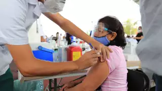 Se dio a conocer solamente se aplicará la segunda dosis de AstraZeneca