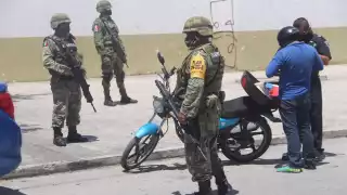 Durante el operativo, las autoridades no encontraron alguna arma de fuego o sustancias ilícitas