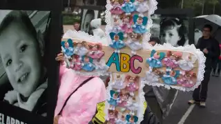 Padres de las víctimas del incendio de la Guardería ABC indicaron que en varias plataformas, influencers han violado la restricción de inmueble