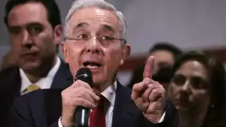 Álvaro Uribe fue puesto bajo arresto domiciliario por un juez (Reuters)