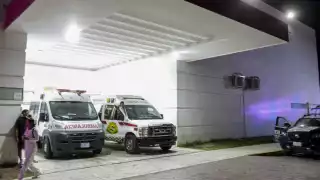 La mayor parte de su cuerpo está quemado como resultado de su intento de suicidio