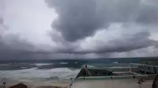 El huracán categoría 1 Lisa comienza a mostrar sus efectos sobre las costas de Quintana Roo