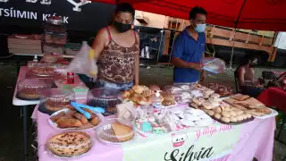 Los visitantes pudieron disfrutar de una amplia variedad de productos como pasteles, flanes, brownies, helados, paletas, chocolates, marquesitas, entre otros