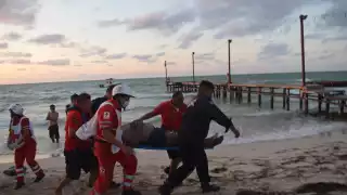 Cuerpos de rescate se dieron cita en el punto para atender a la pareja