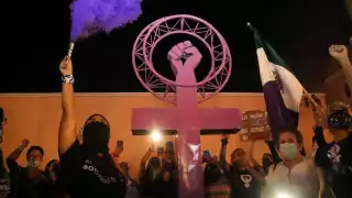 Colectivos piden alto a los feminicidios en Yucatán; develan "Antimonumenta": VIDEO