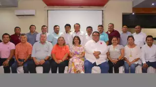 En la reunión con Joaquín Díaz Mena estuvo presente Alpha Tavera, presidenta de Morena, Yucatán