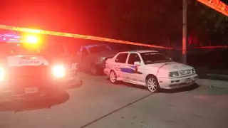 En el lugar de los hechos se encontró un vehículo con impactos de proyectil de arma de fuego